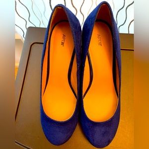 Apt 9 cobalt, blue wedge platform shoe